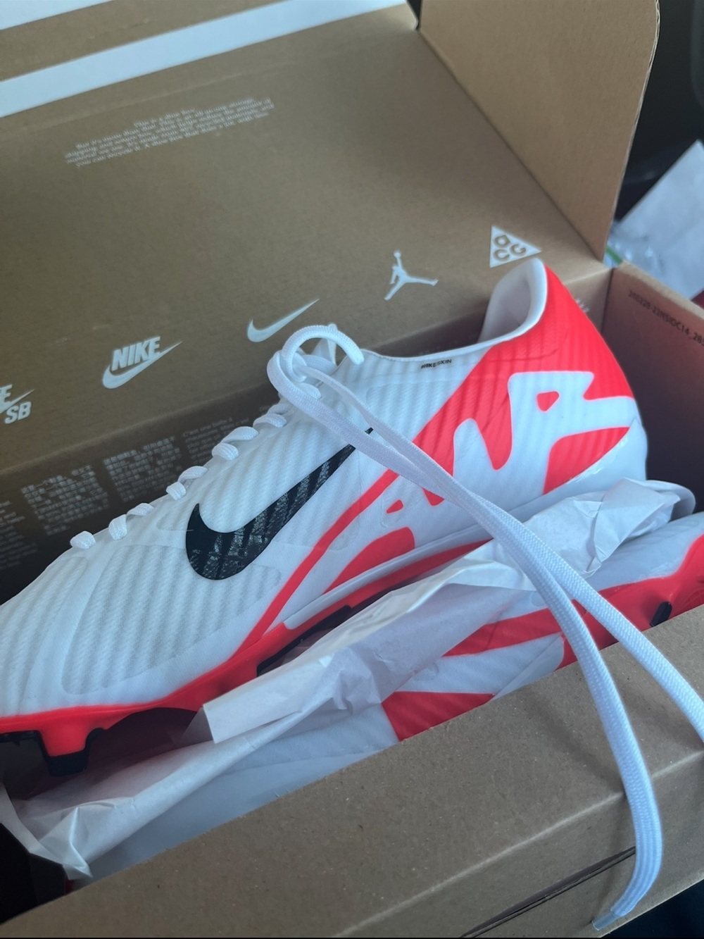 Nike White Soccer Cleats with Bright Red Accents 8.5